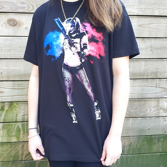 suicide Squad Tops - Harley Quinn Teeshirt Medium